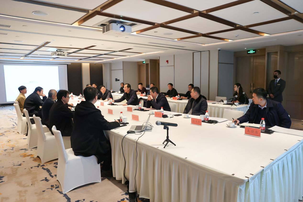 楊亞成參加黃?？苿?chuàng)中心概念方案匯報會.jpg