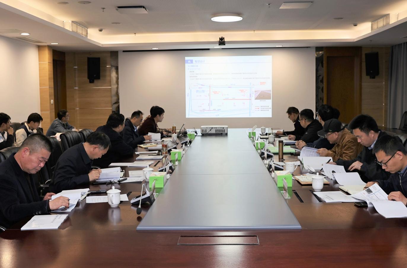 濱啟路、緯三路工程可研專家評審會召開.jpg