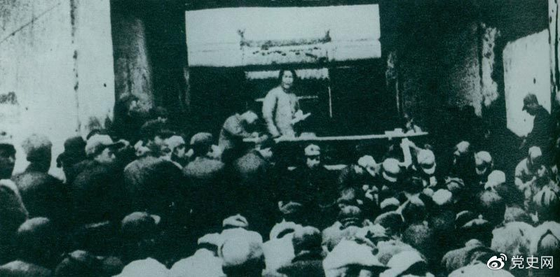 1935年12月27日，毛澤東在陜北瓦窯堡黨的活動(dòng)分子會(huì)議上作《論反對(duì)日本帝國主義的策略》報(bào)告。
